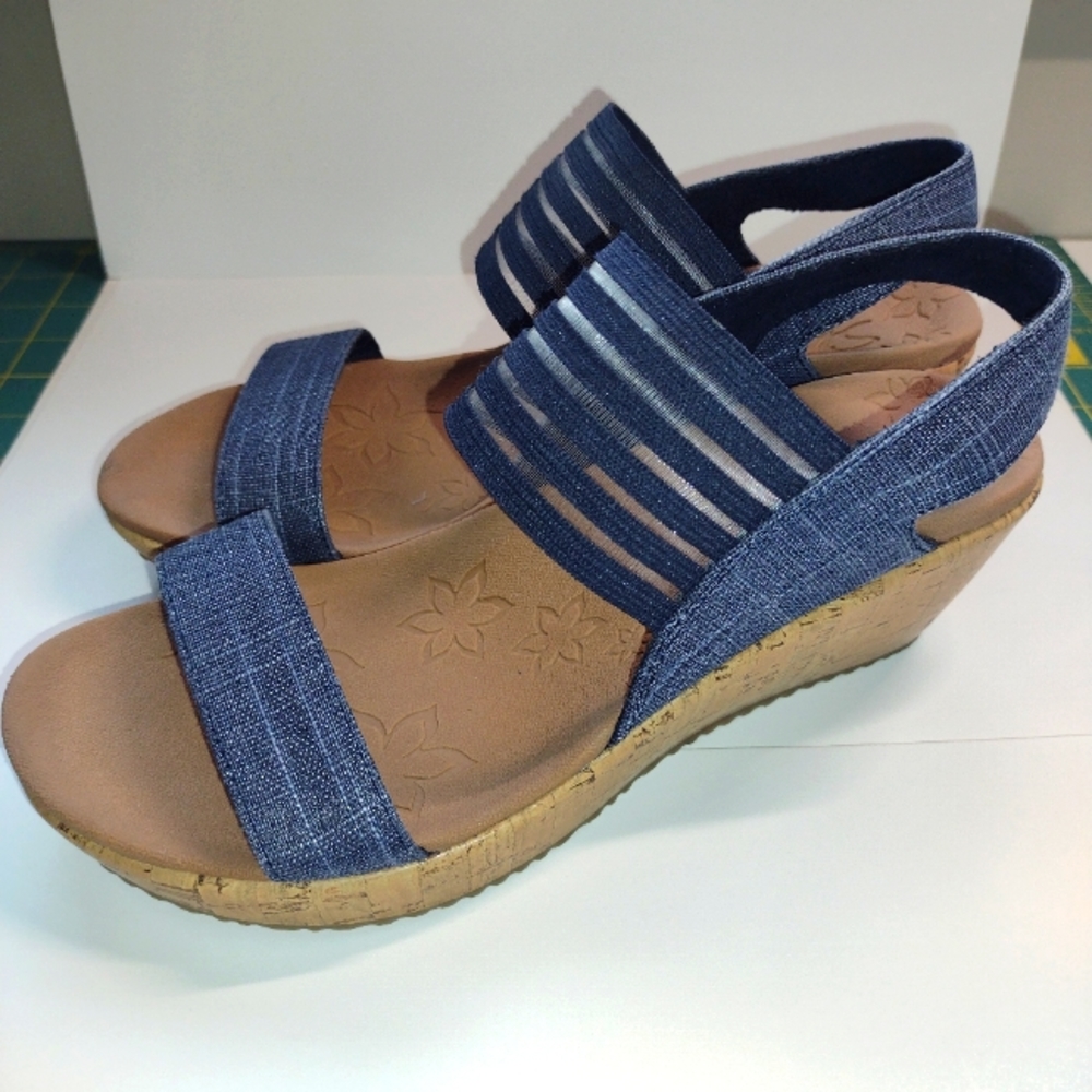 Skechers LuxeFoam sandals NWOT
